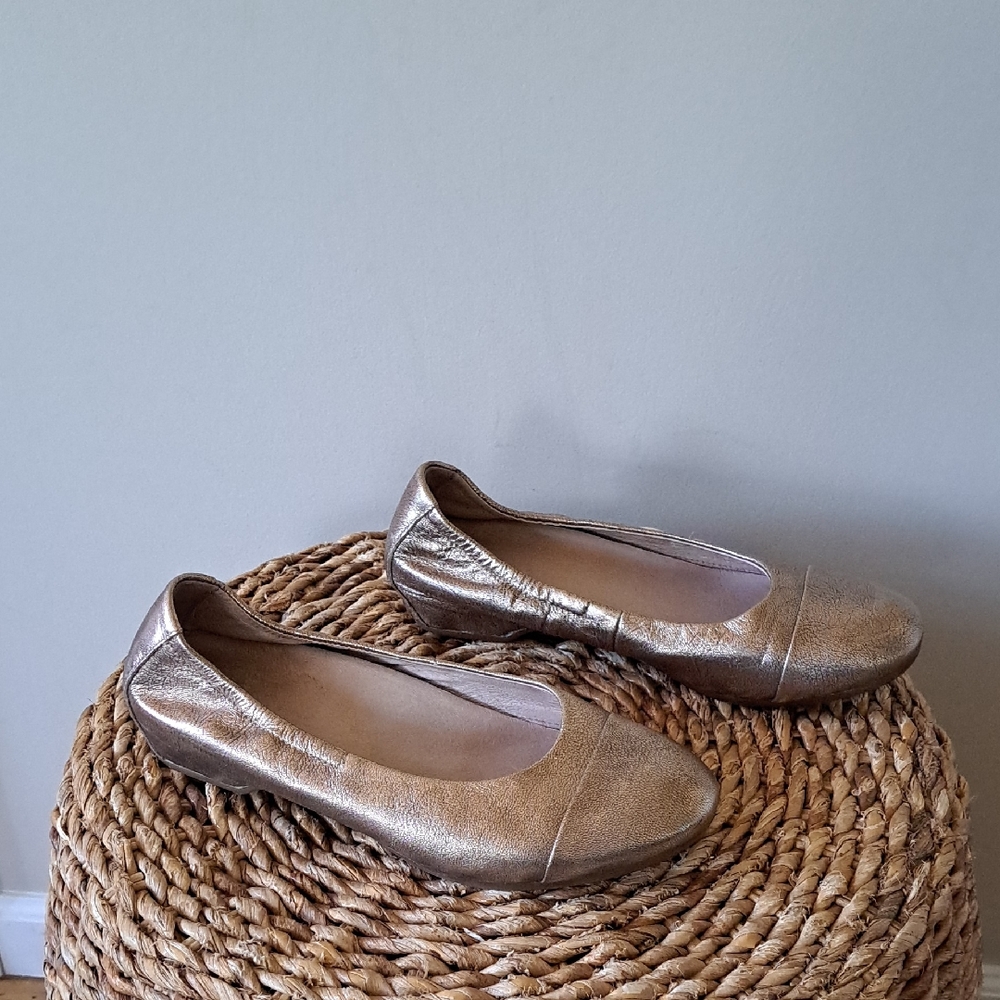 Dansko Womens Lisanne Metallic‎ Gold Leather Slip-On Ballet Flats EU39/US8.5-9